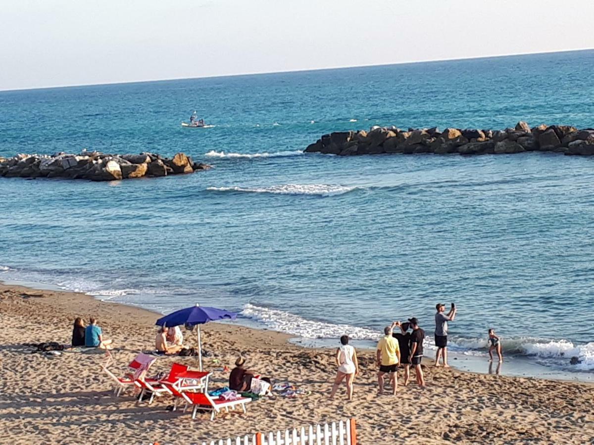Appartamenti Enrica مونيلّي المظهر الخارجي الصورة